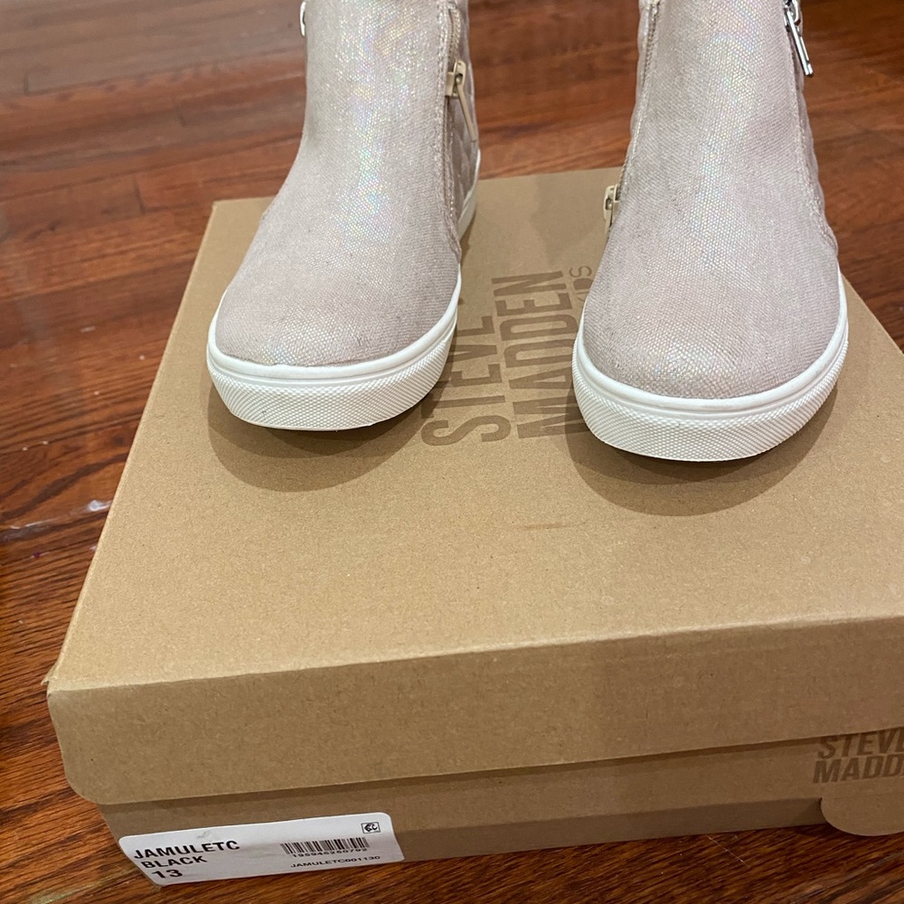 Sneaker shoe